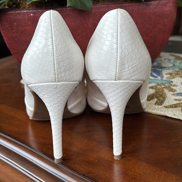 Worthington White Faux Patent Leather Snakeskin Pointed Toe Heels 80s 90s Pumps - Picture 8 of 16